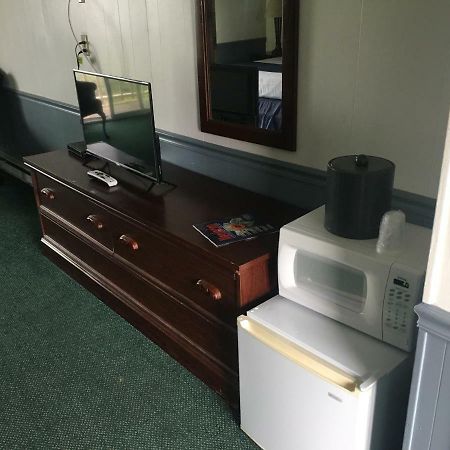 Pine Beach Inn Форт Браг Екстериор снимка