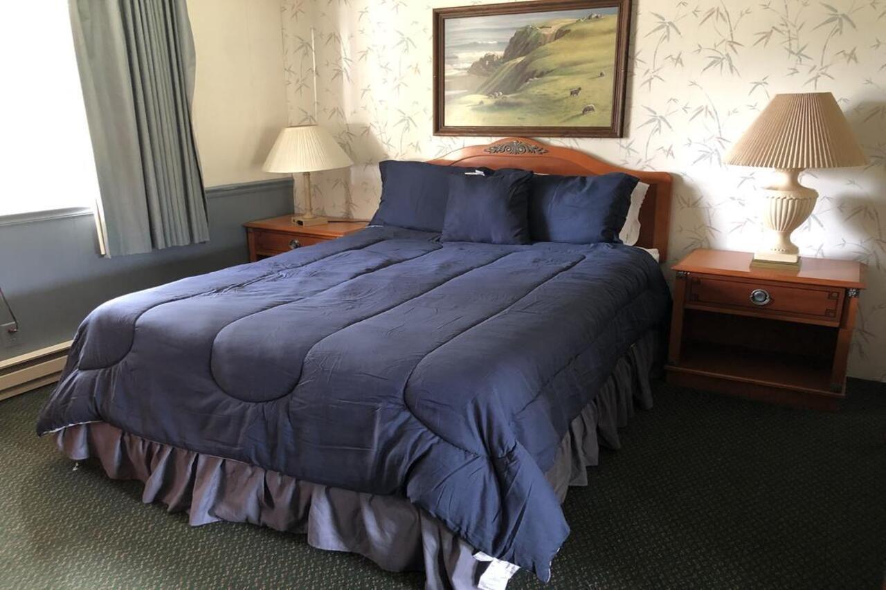 Pine Beach Inn Форт Браг Екстериор снимка