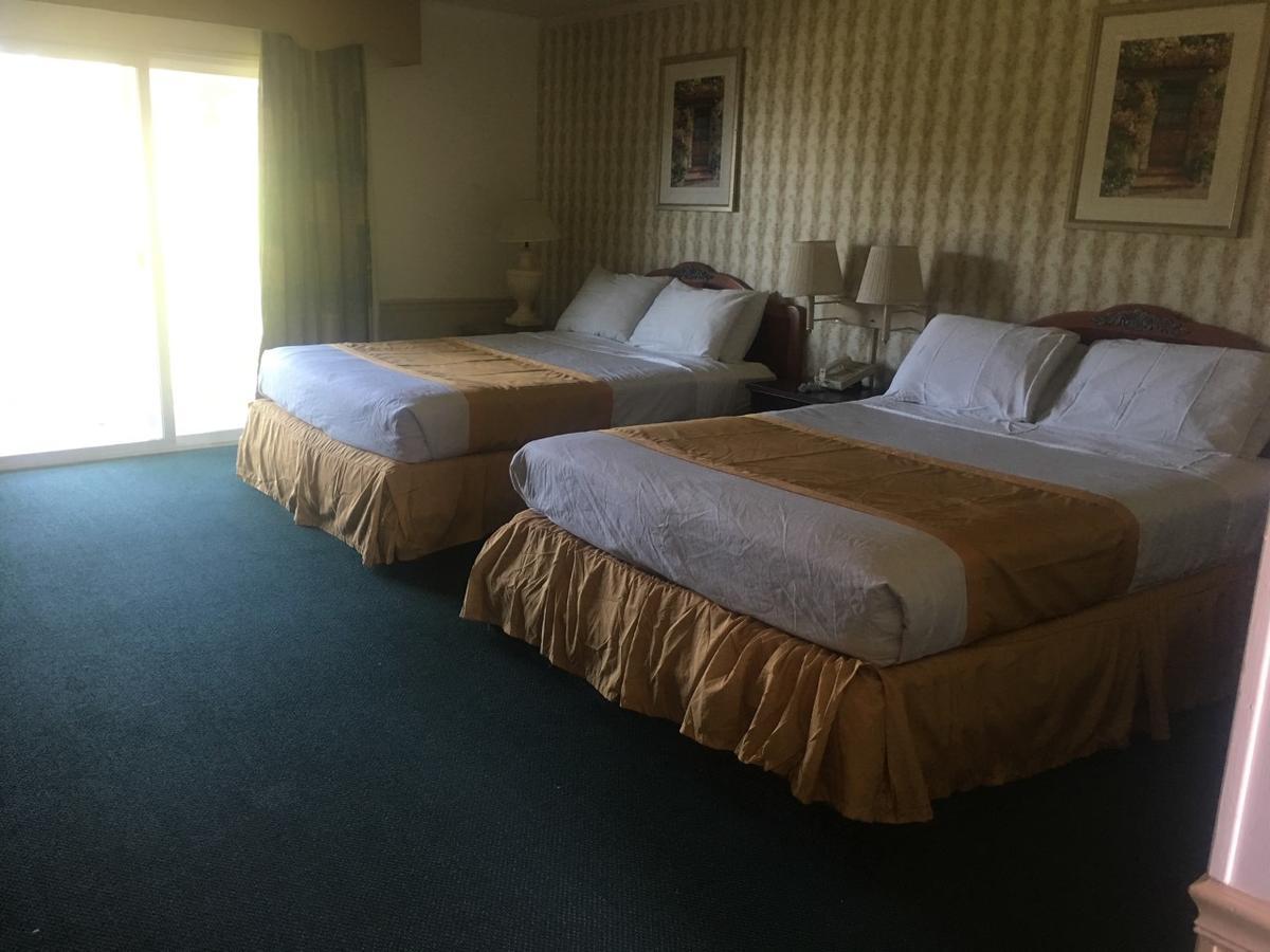 Pine Beach Inn Форт Браг Екстериор снимка